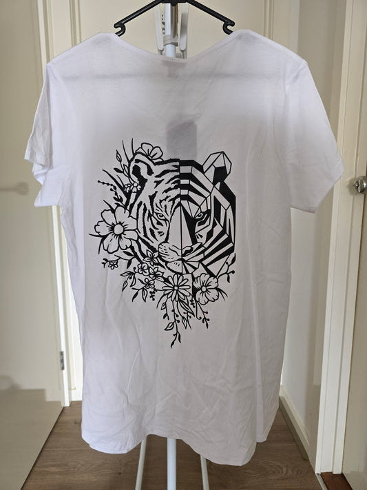 Small Women's Scoop Tee